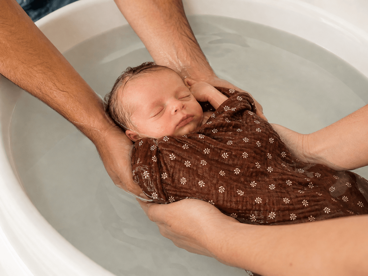 Soin bien-naître, bain enveloppé et thalasso bain bébé